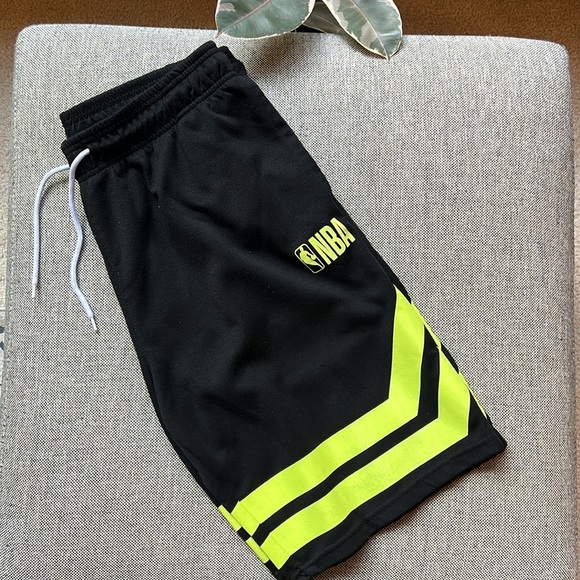 🏀 NBA Basketball Shorts with Neon Yellow Logo , Size: - Picture 10 of 13